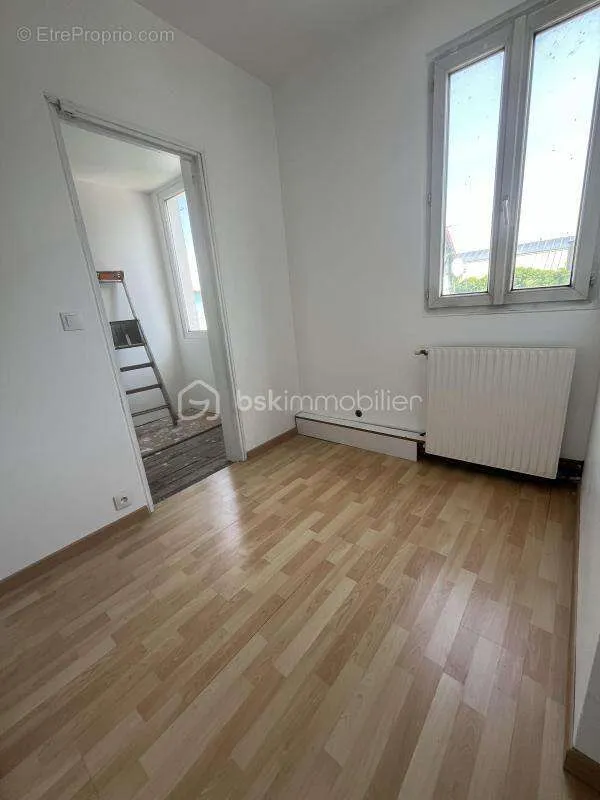 Pièces - Maison de Caractère avec Dépendance à Nanterre