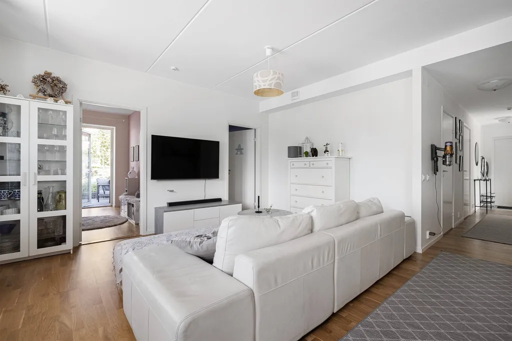 Elutuba - Open-Plan Flat with Balcony in Central Kallhäll