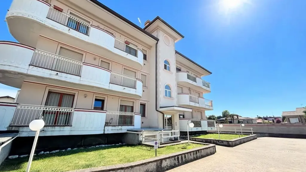 Esterno - Apartment with Balconies in Ossona