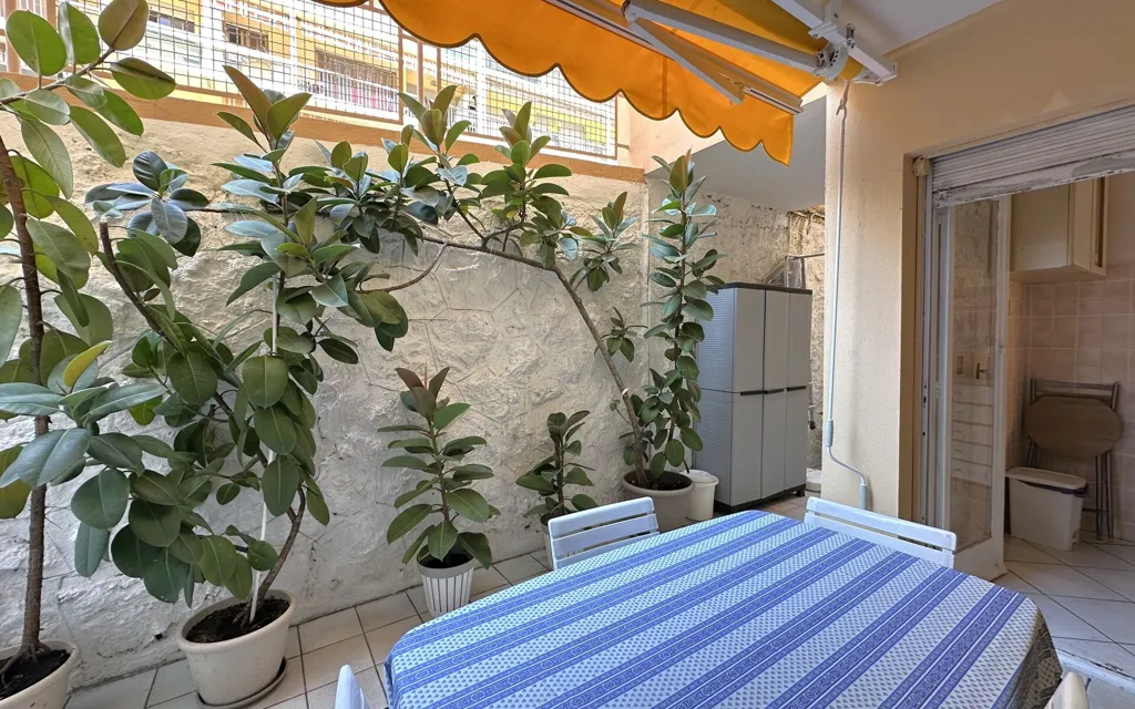 Terrazza - Ground Floor Studio with Terrace in Menton