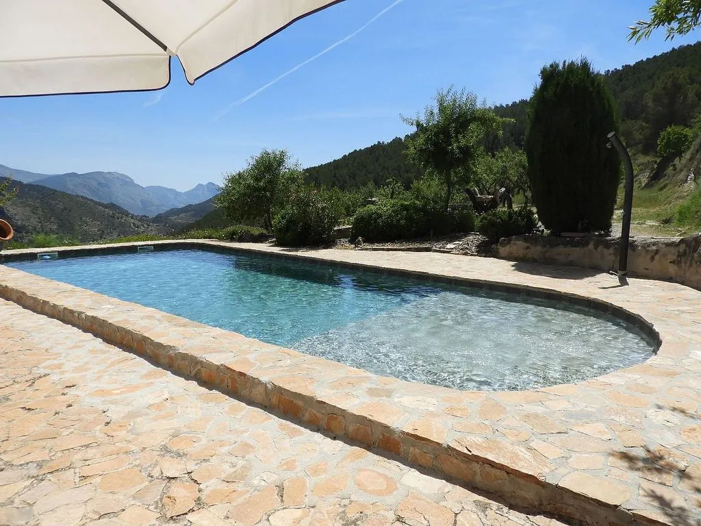 Bassein - Rustic Chalet with Pool in Relleu
