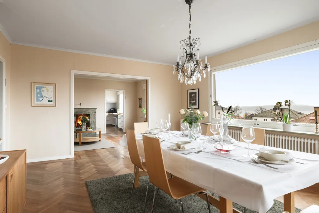 Söögituba - Panoramic Villa with Mountain View in Jönköping