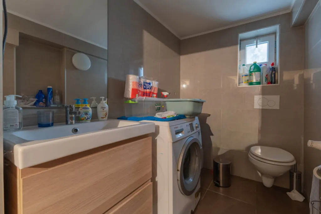 Vannitoad - Five-Bedroom House with Terrace in Central Location