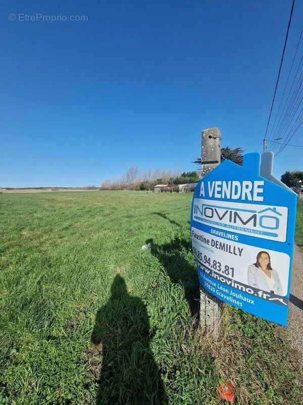 Aed - Constructible Plot with Beach Proximity in Oye-Plage