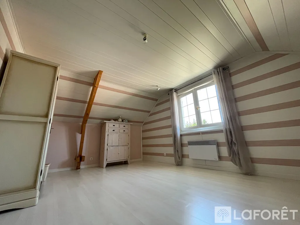Rooms - Well-Maintained House with Garden in Mandeure