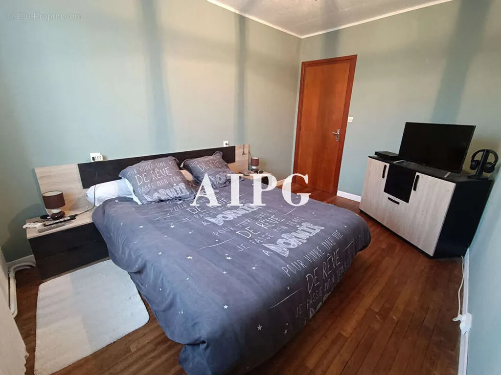 Maison 10 pièces à Rostrenen