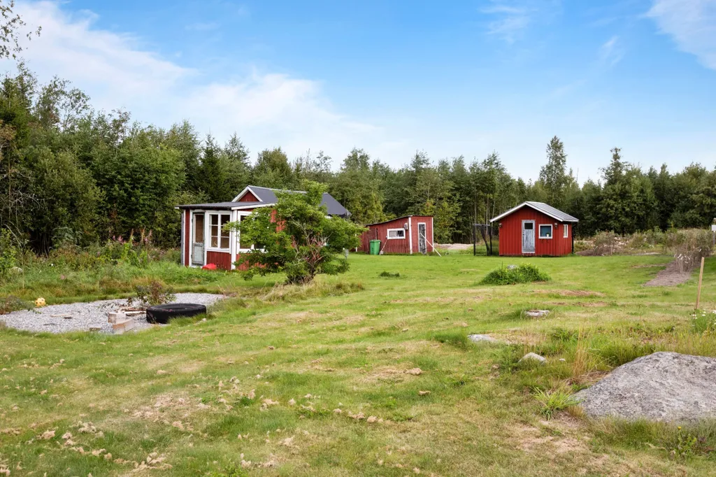 Aed - Seaside Plot in Idyllic Lassöviken