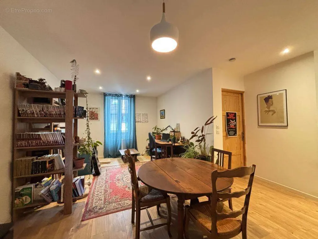 Sala da pranzo - Investment Building in Centre Les Echelles
