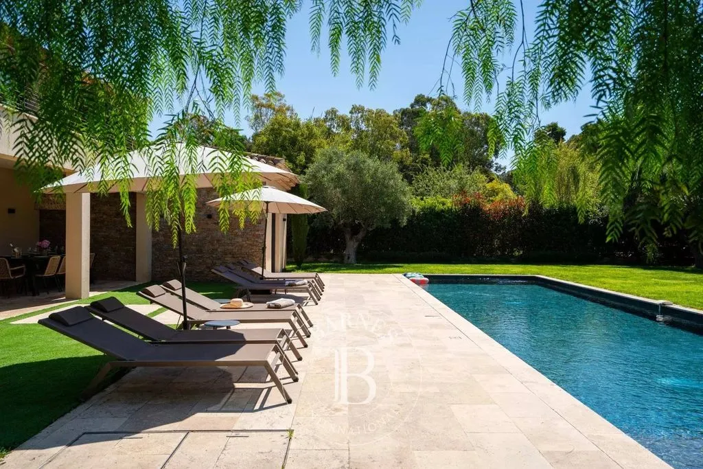 Pool - Luxury Villa with Pool in Saint-Tropez