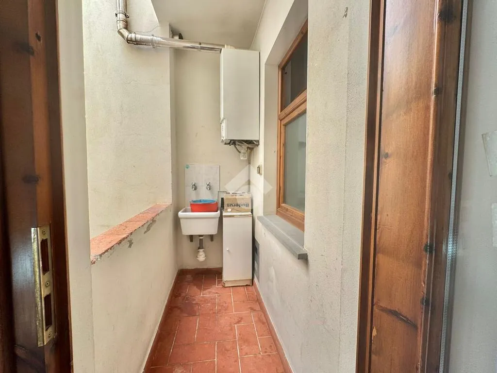 Pesuköök - Apartment with Balcony in Carmignano