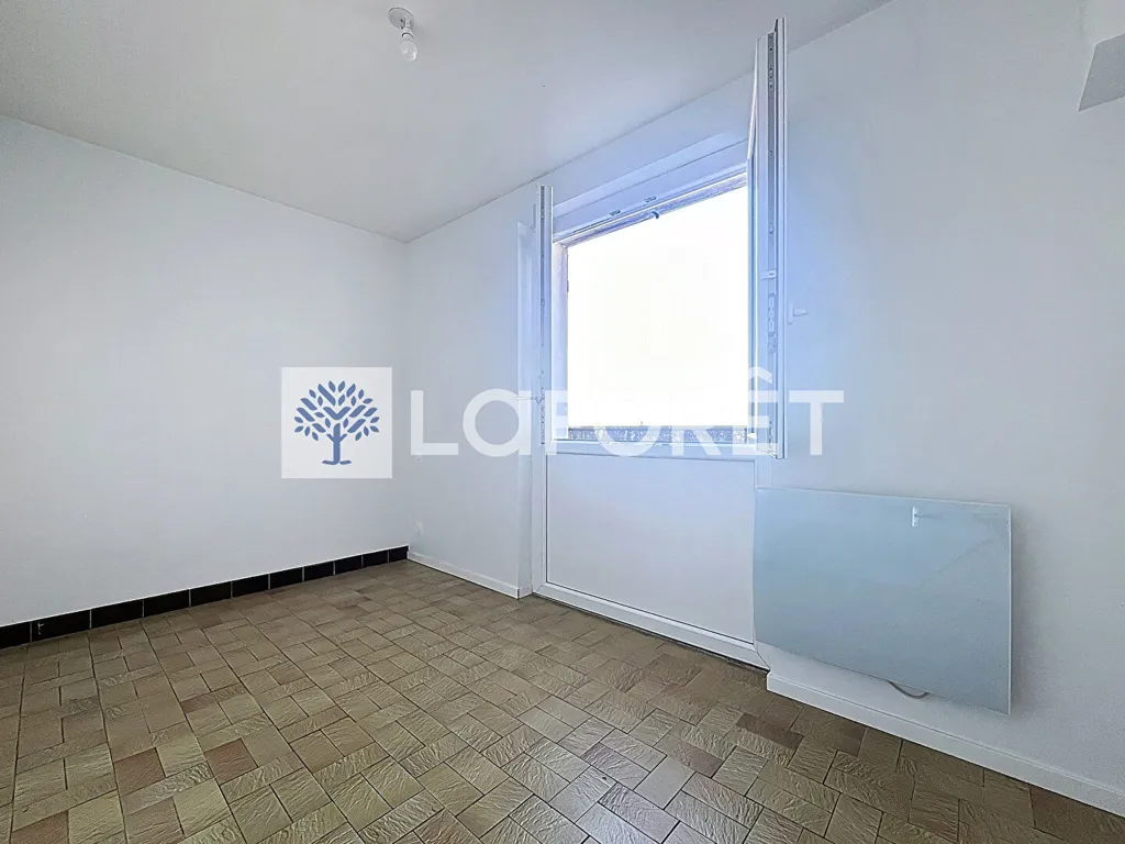 Stanze - Flat with Balcony and Terrace in Moncoutant