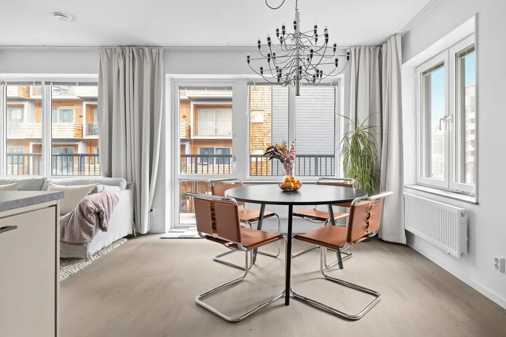 Dining Room - Apartment with Balcony in Täby Park