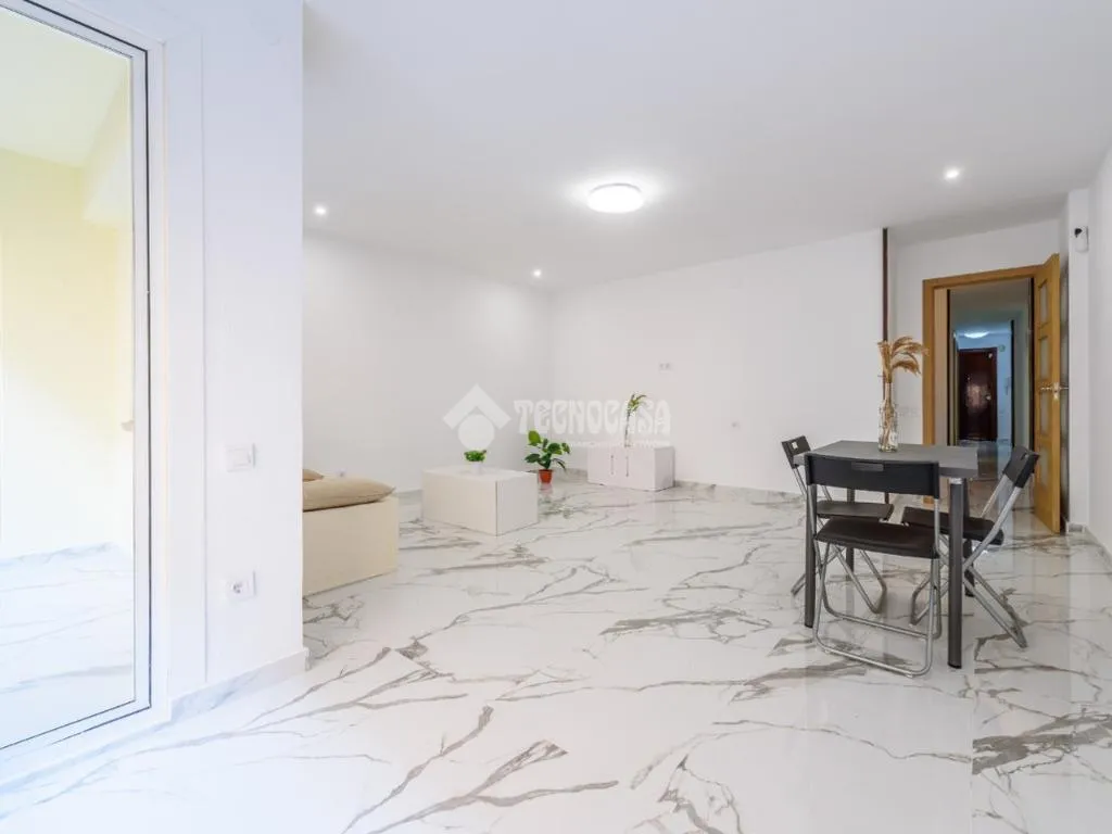 Séjour - Fully Renovated Flat Near Beach in Tarragona