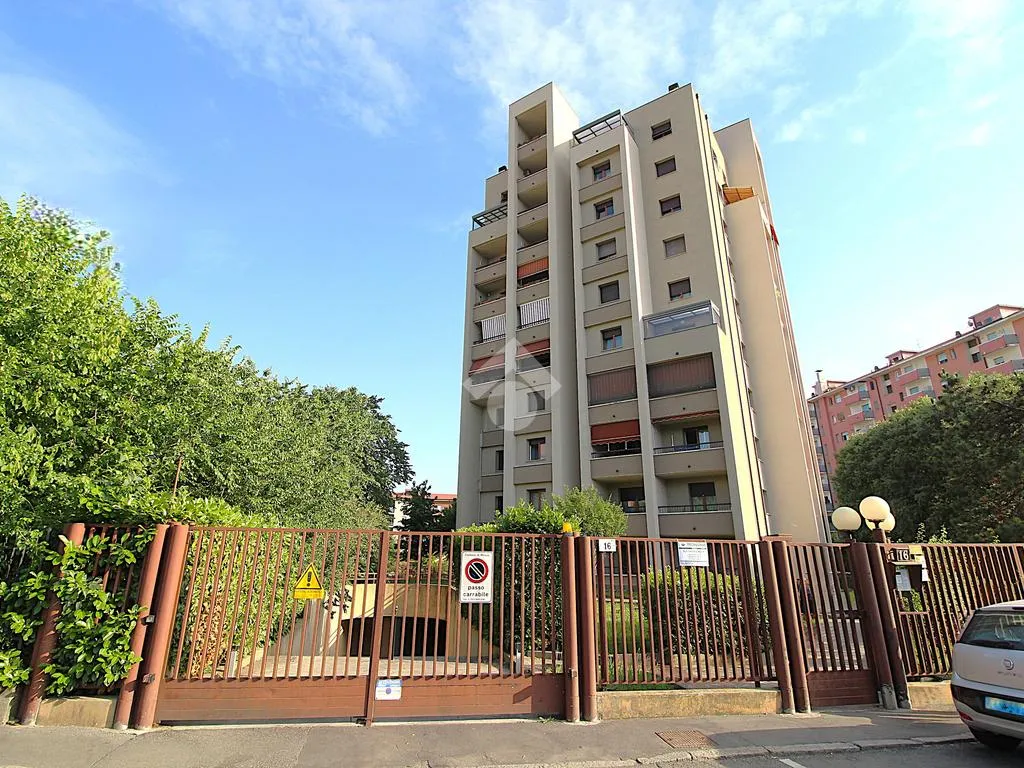 Extérieur - Single Parking Box in Signorile Building, Milan