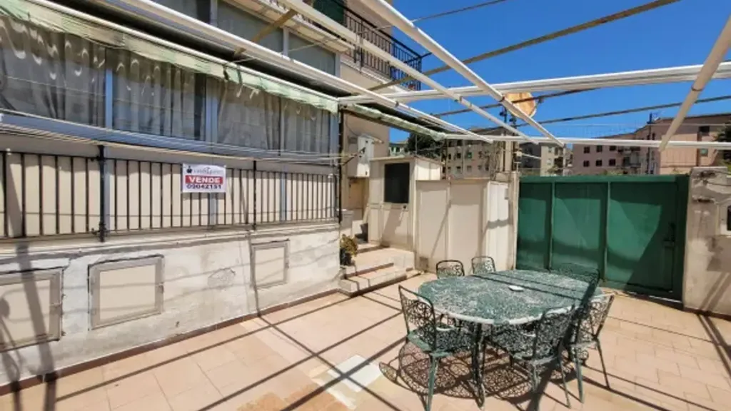Terrasse - Trilocale with Private Outdoor Space in Messina