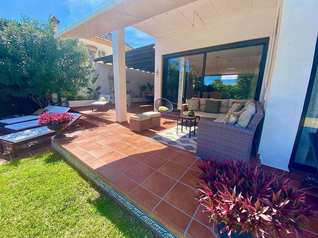 Terrass - Chalet with Pool and Terrace in Casco Antiguo