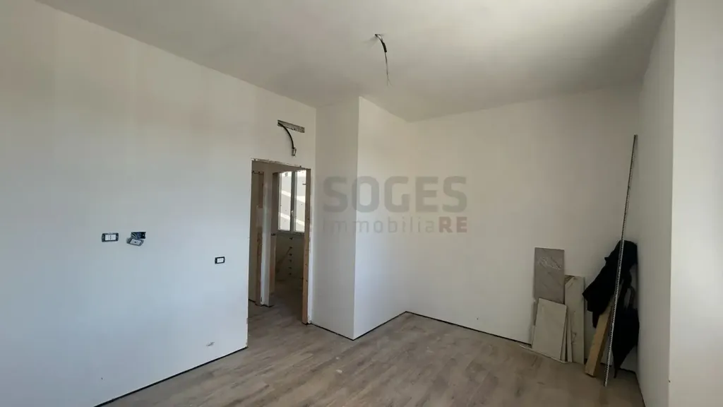 Pièces - Newly Built Trilocale with Terrace in Florence