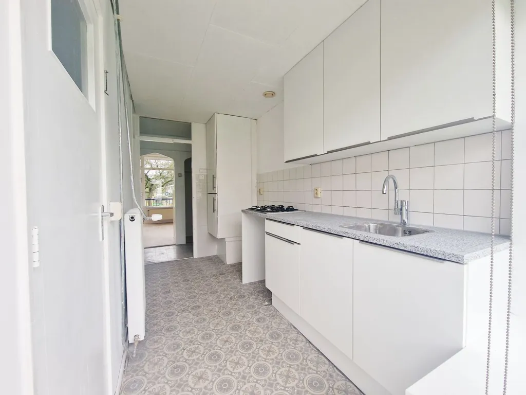 Köök - 3-Bedroom Apartment with Balcony in Charlois