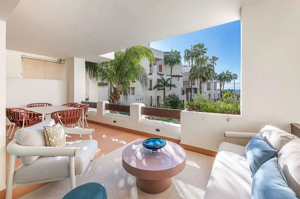 Terrass - Contemporary Apartment with Pool in El Padrón