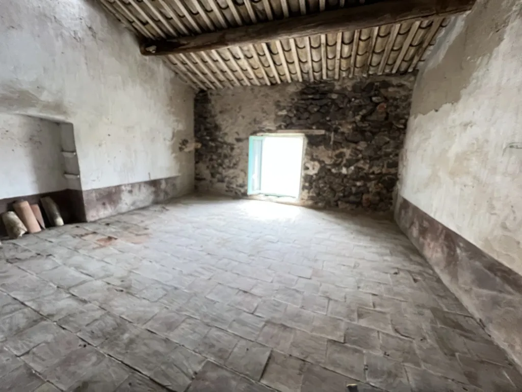 Stanze - Stone House with Potential in Port-La-Nouvelle