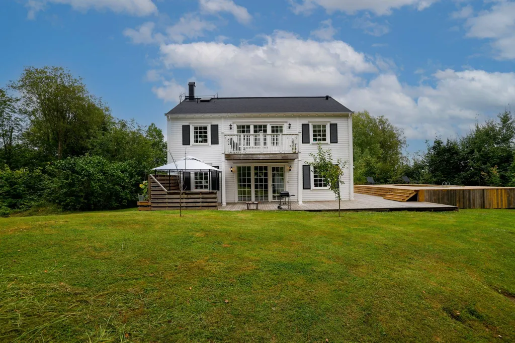 Välivaade - Allmogestyle Villa with Pool in Yxstabacken