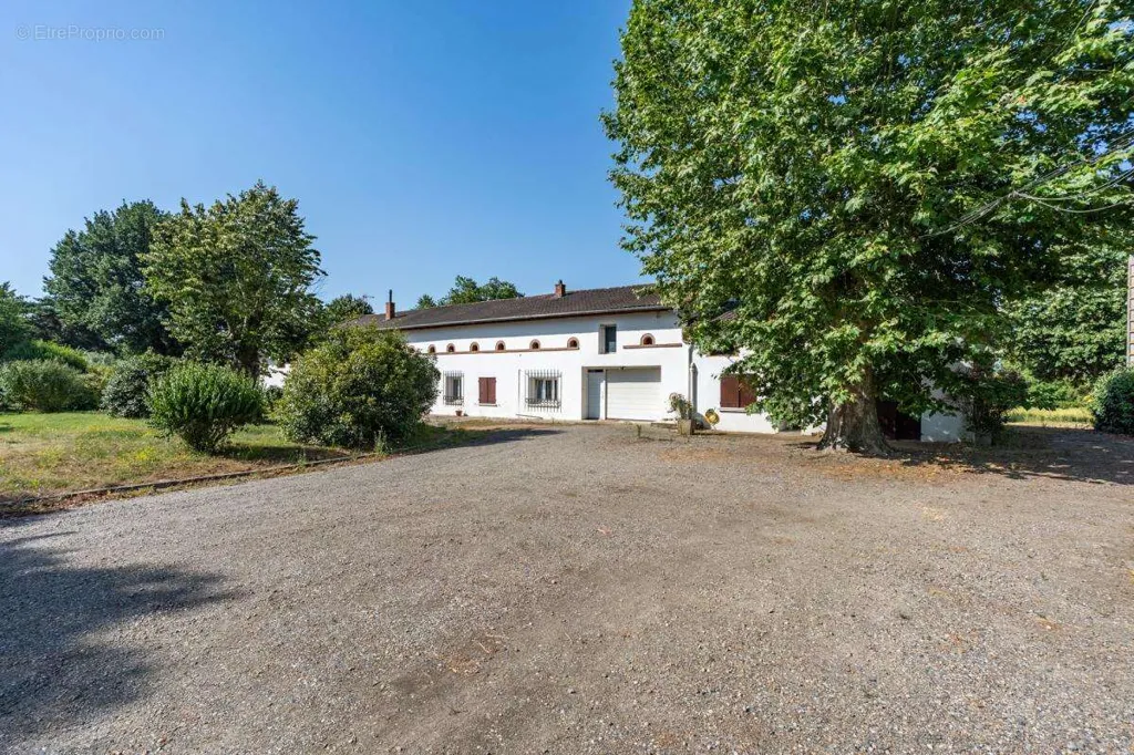 Extérieur - Ferme Lauragaise avec Piscine à Belberaud