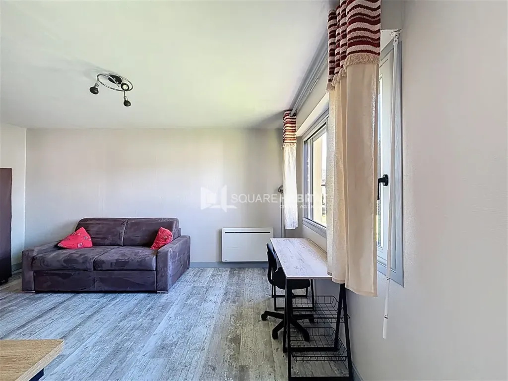 Séjour - Studio Meublé avec Parking à Quimper