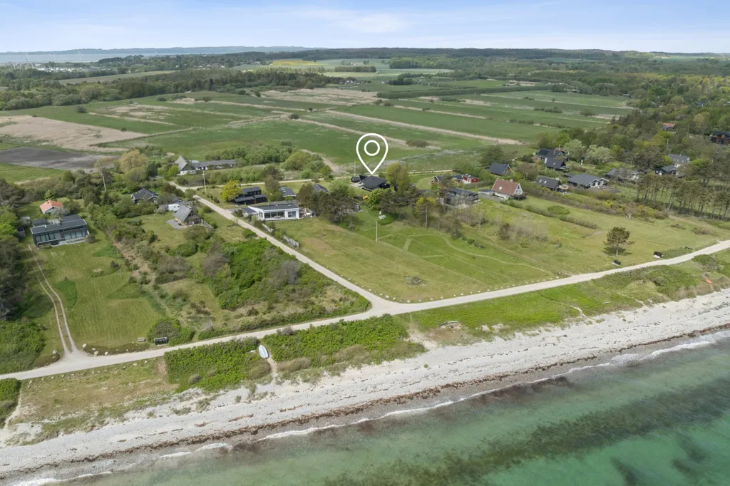 Õhuvaade - Vacation House with Waterfront View in Elsegårde
