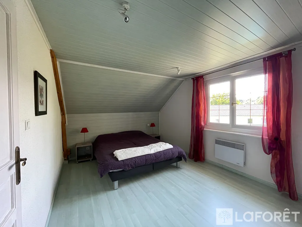 Bedrooms - Well-Maintained House with Garden in Mandeure