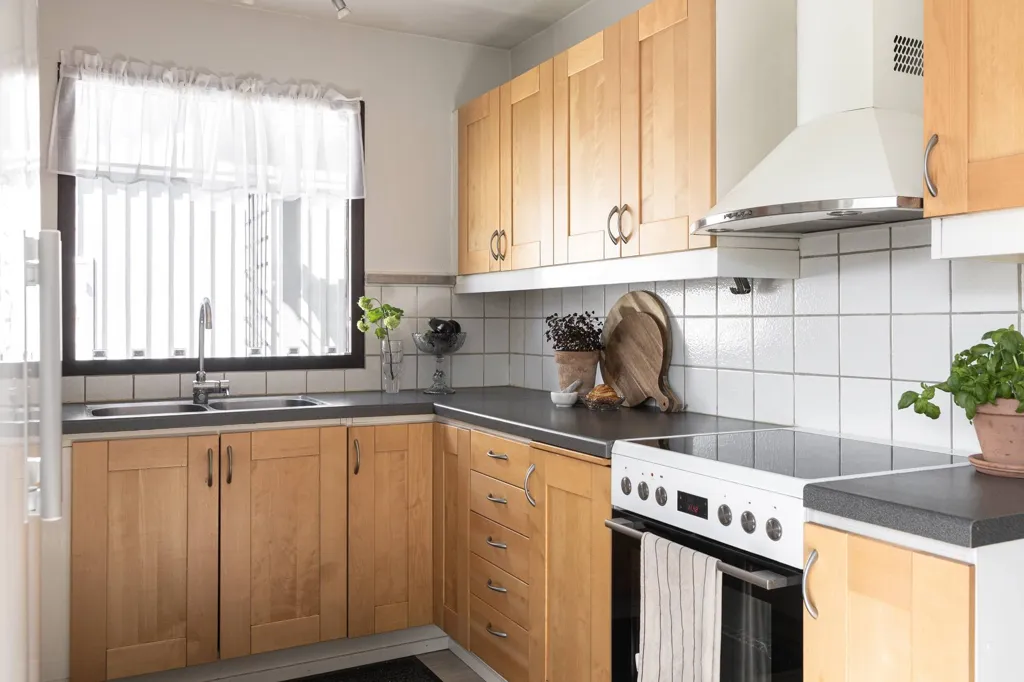 Kitchen - Villa with Garden in Hässlegården