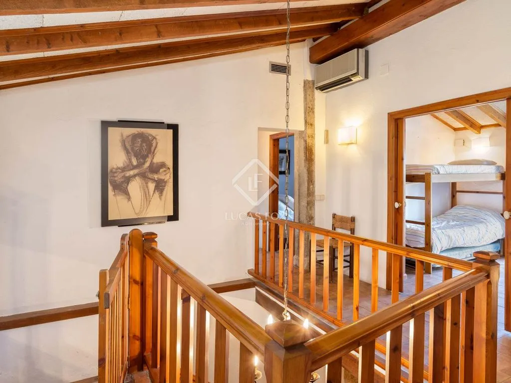Rooms - Traditional Stone Cottage with Pool in Bàscara