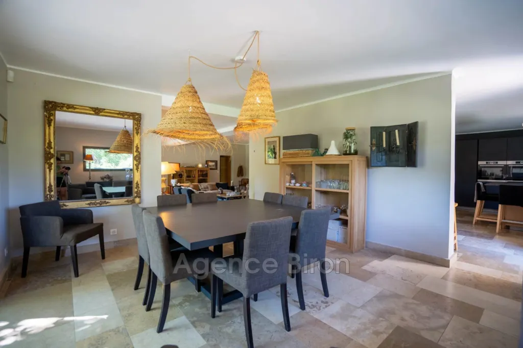Salle à manger - Villa Luxueuse avec Piscine à Puyricard