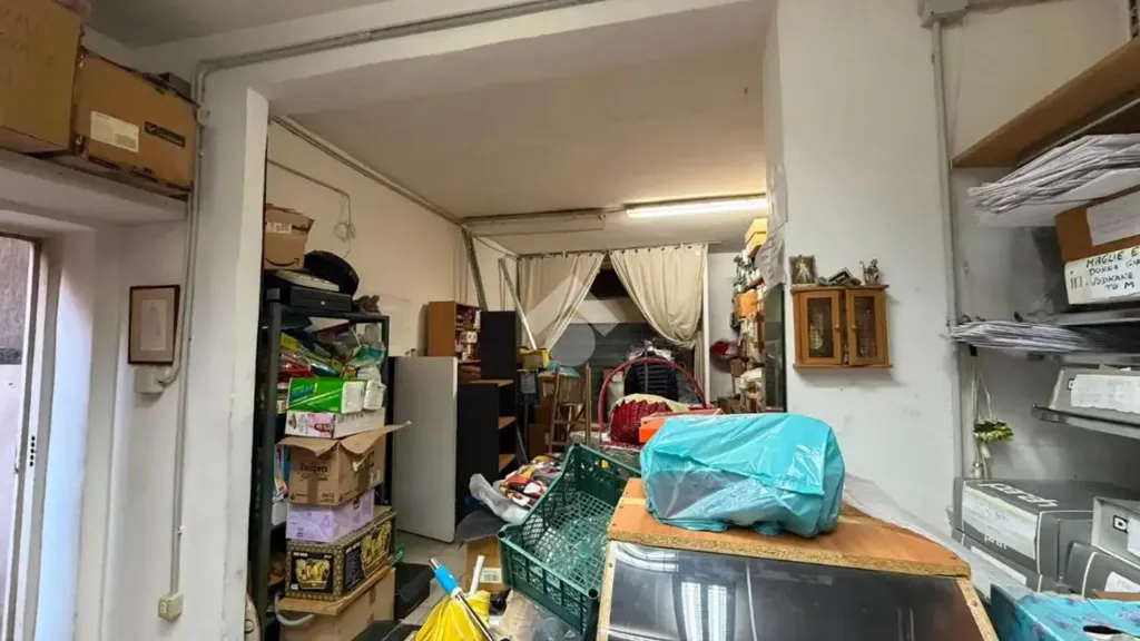 Lavanderia - Bilocale with Central Location in Corso Italia, Naples