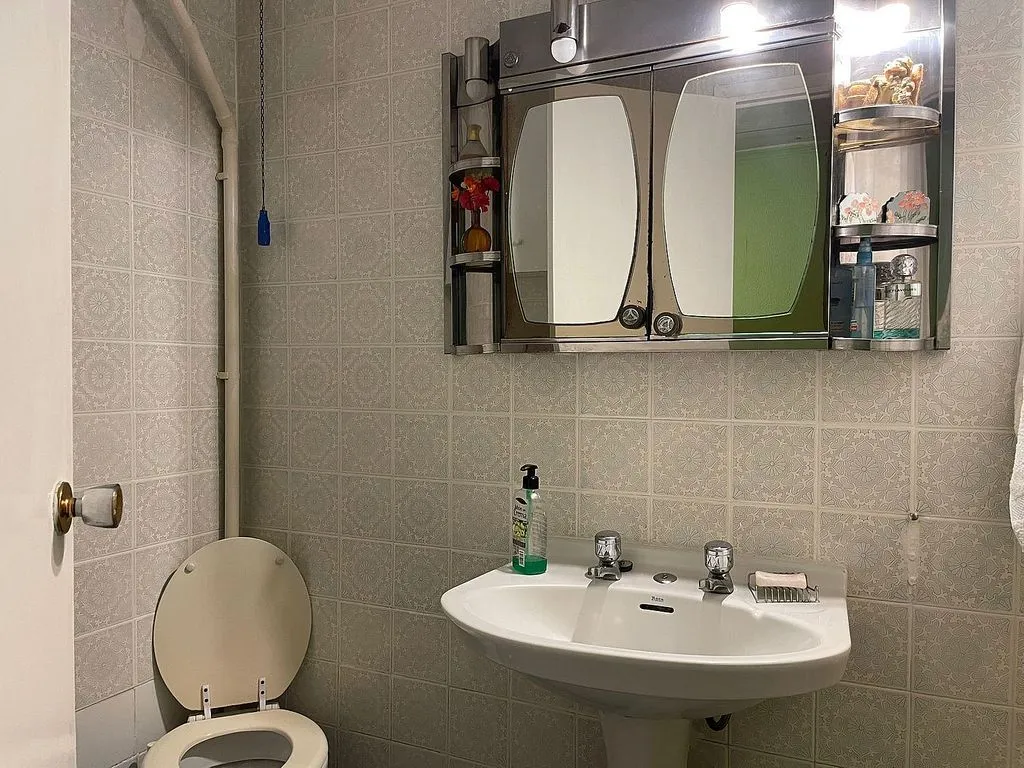 Salles de bain - Apartment with Balcony in Sant Adrià de Besos