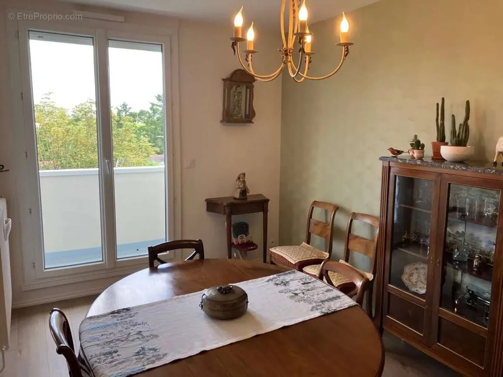 Appartement 4 pièces à Saint-Cyr-Sur-Loire