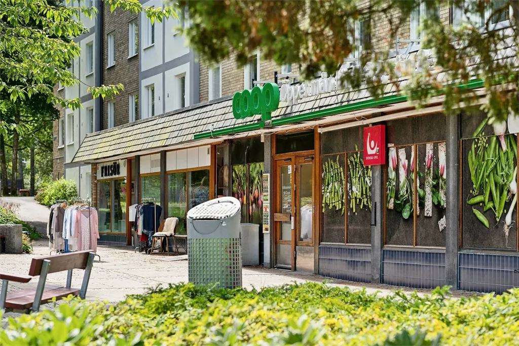 Välivaade - Flat with Garden Access in Björkekärr