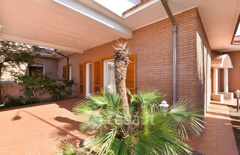 Terrazza - Modern Villa with Garden in Torricella
