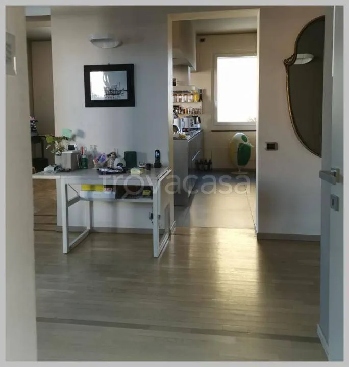 Ingresso - Villa with Private Courtyard in Cureggio