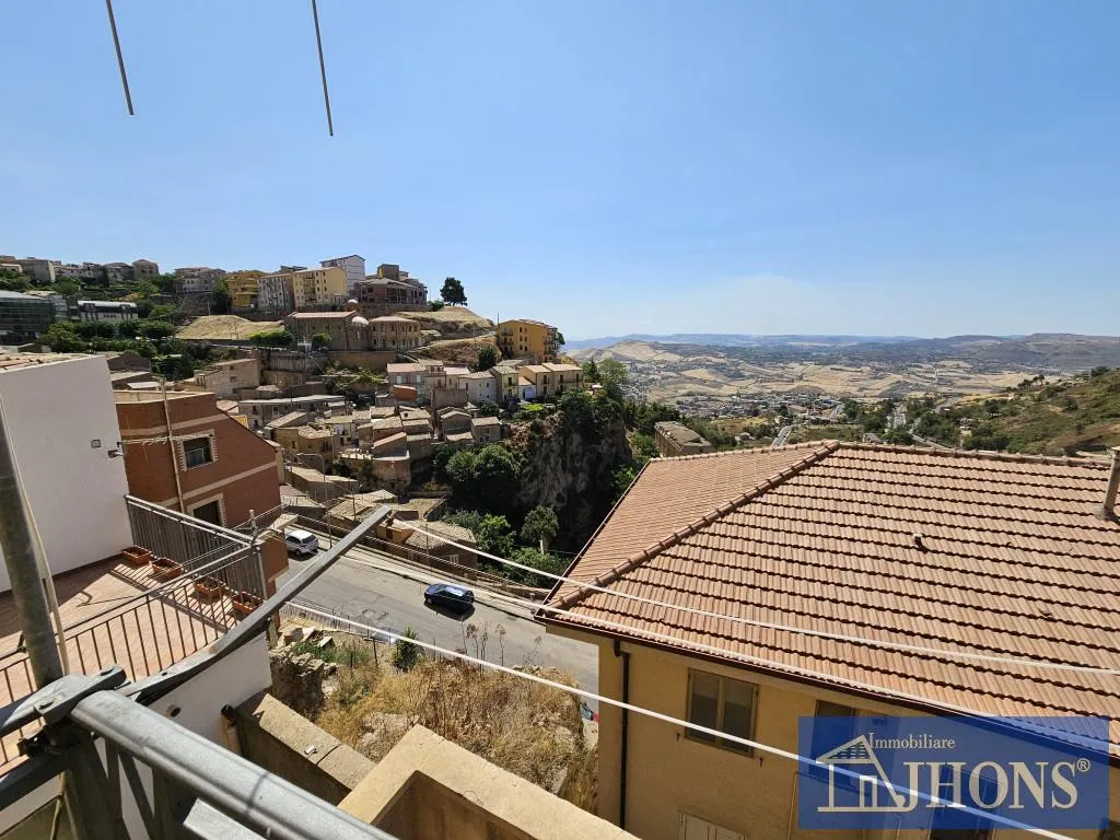 Balcon - Restored House with Terrace in Enna