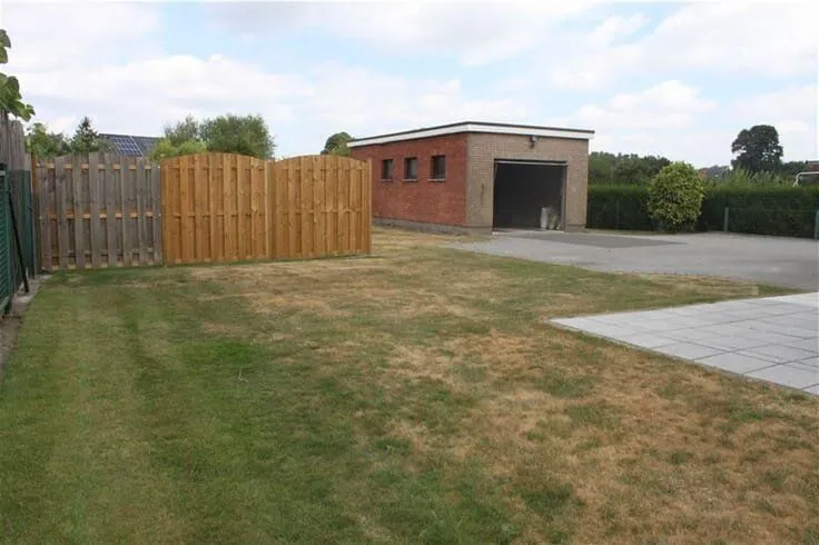 Villa avec Garage et Jardin à Kalfort