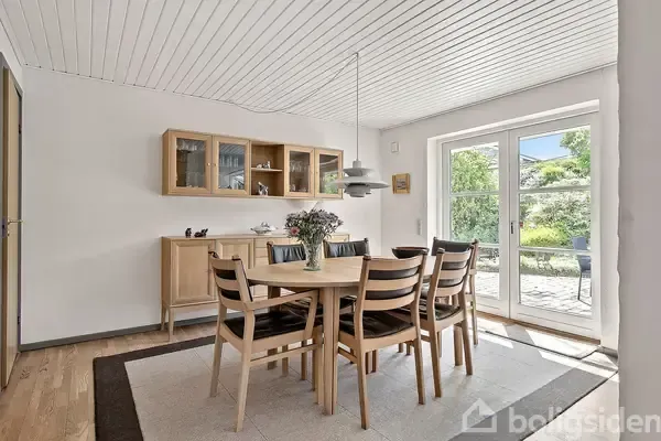 Söögituba - Villa with Forest View in Augustenborg