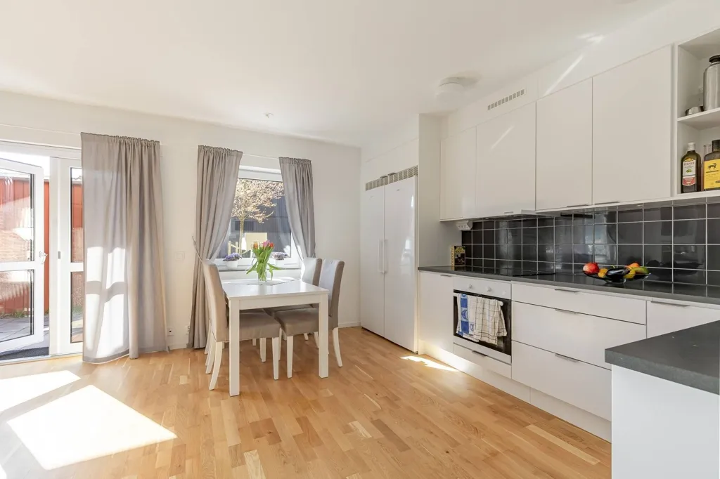 Köök - Modern Flat with Garden in Strängnäs