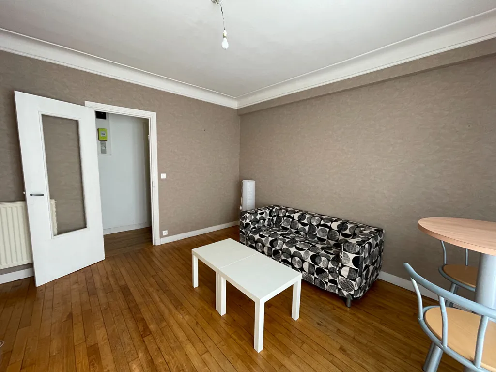 Living Room - 2-Bedroom Apartment with South-West View in Brest