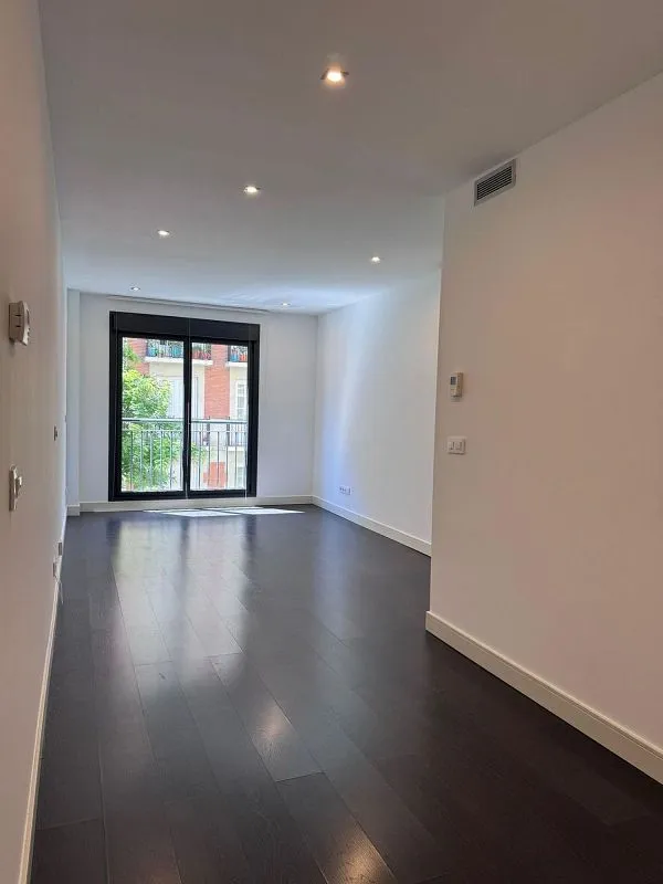 Elutuba - Modern Flat with South View in Chamberí