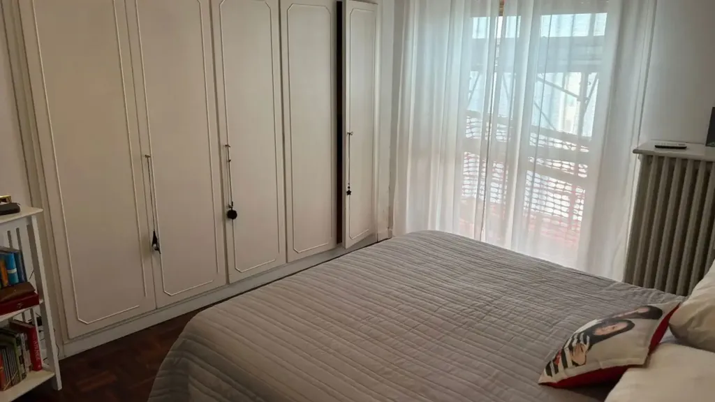 Chambres - 4-Bedroom Apartment with Panoramic Balconies in Monza