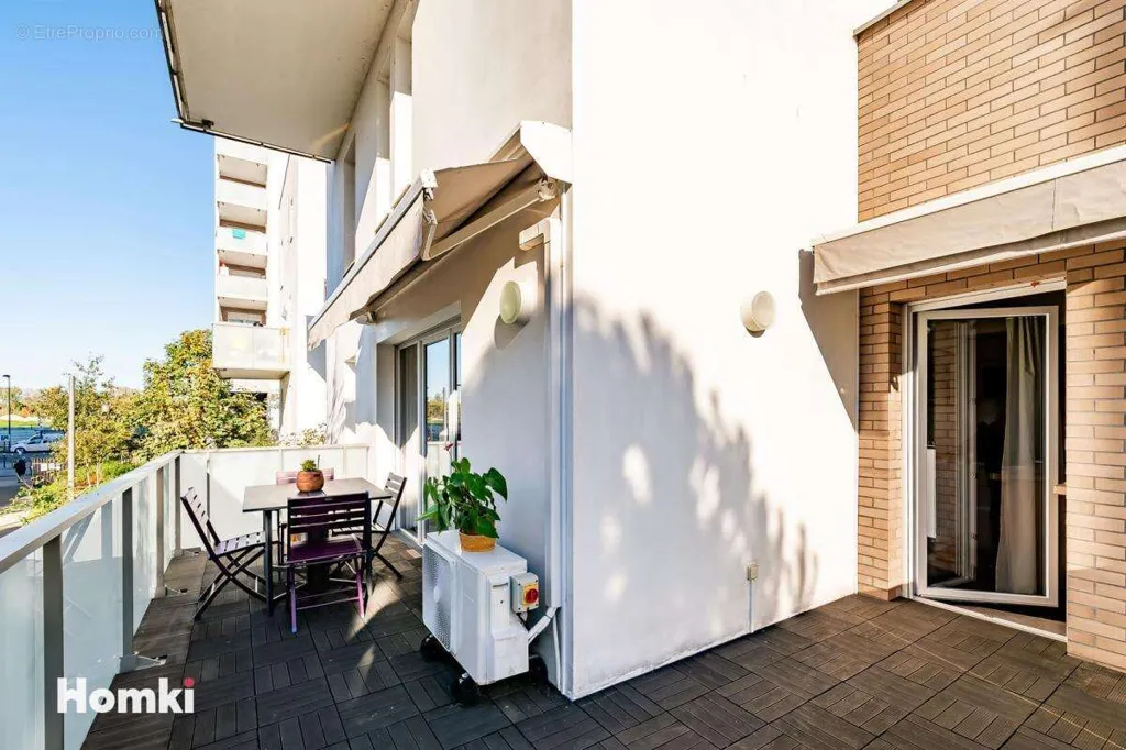 Rõdu - Apartment with Terrace in Bordeaux Lac