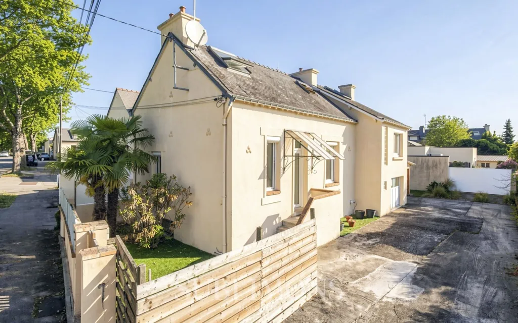 Exterior - Charming Stone House with Terrace in Vannes