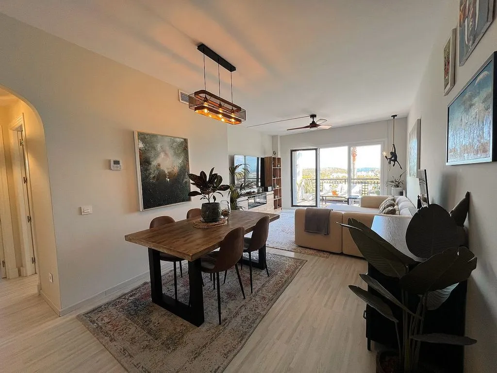 Söögituba - Apartment with Pool and Terrace in Alcaidesa Suites