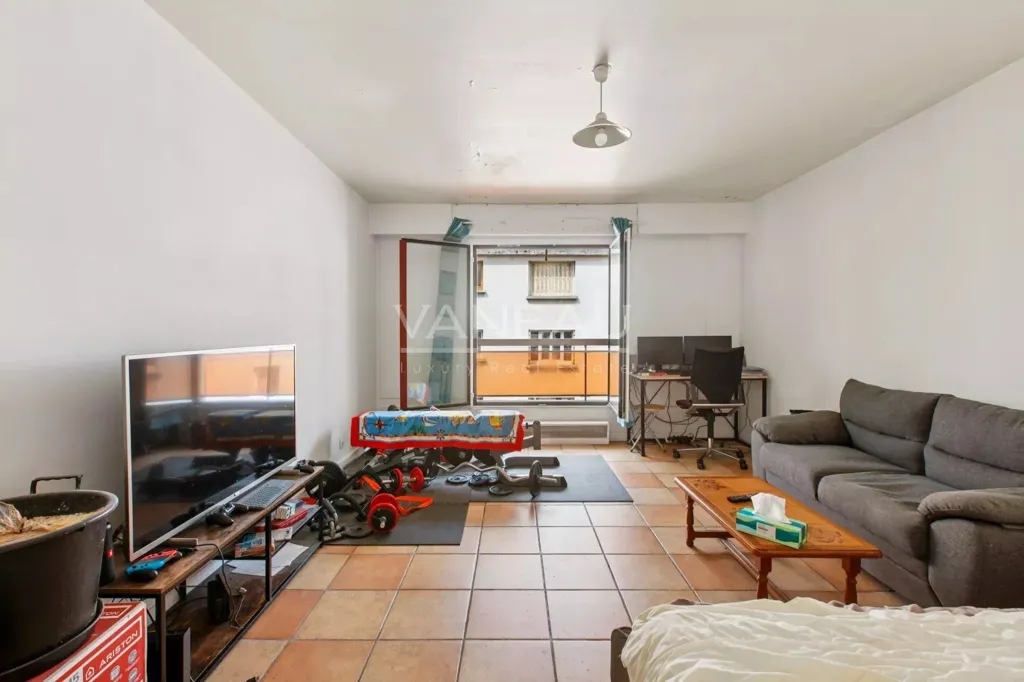 Séjour - Studio avec Balcon dans le 19ème Arrondissement