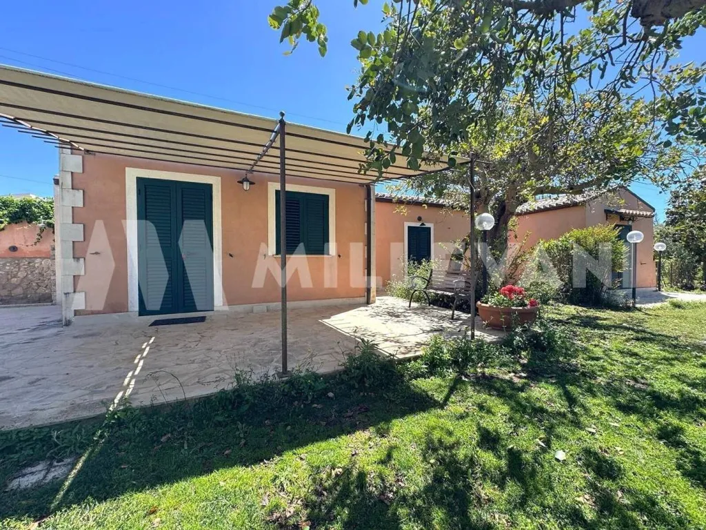 Välivaade - Elegant Villa with Pool in Modica
